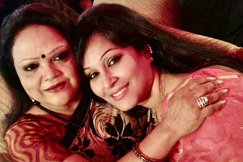 সাবিনা ইয়াসমিনের শাড়ি ও চিঠি, মুন্নি কান্না