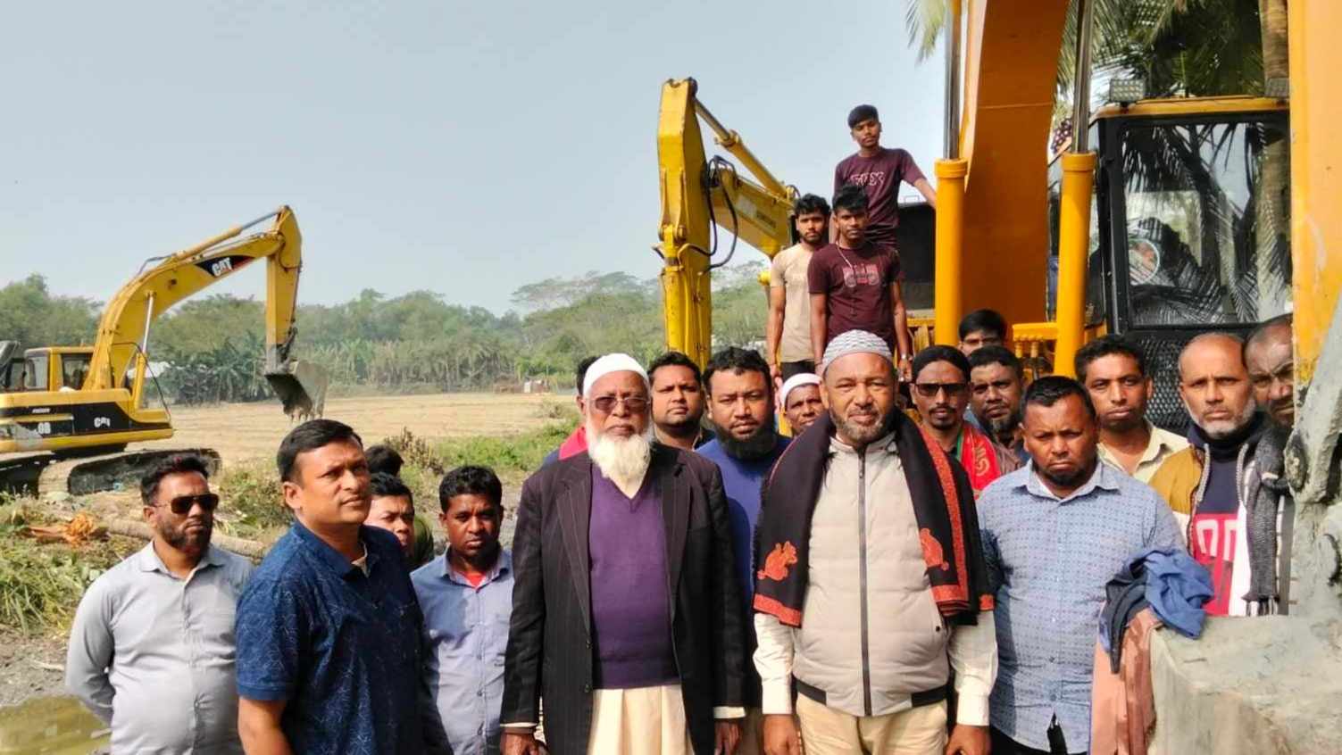 আমতলীতে খাল খনন কাজের উদ্বোধন