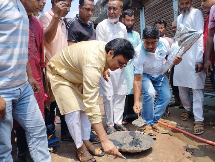বারহাট্টায় বাজারের গুরুত্বপূর্ণ রাস্তা উদ্বোধন করলেন ইউএনও